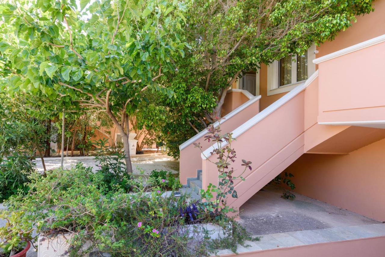 Poseidon Studios & Apartments Palaiochora Dış mekan fotoğraf