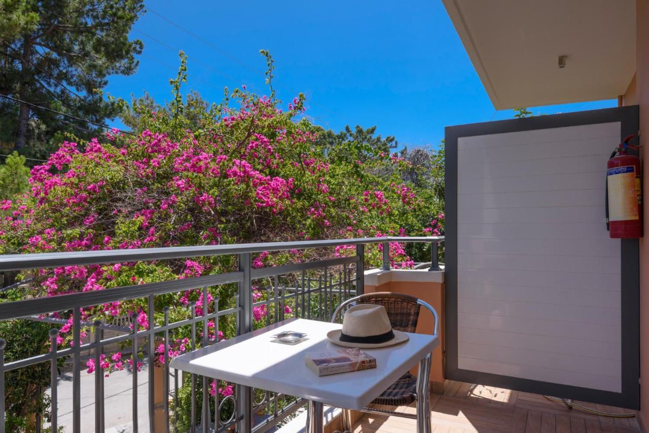 Poseidon Studios & Apartments Palaiochora Dış mekan fotoğraf