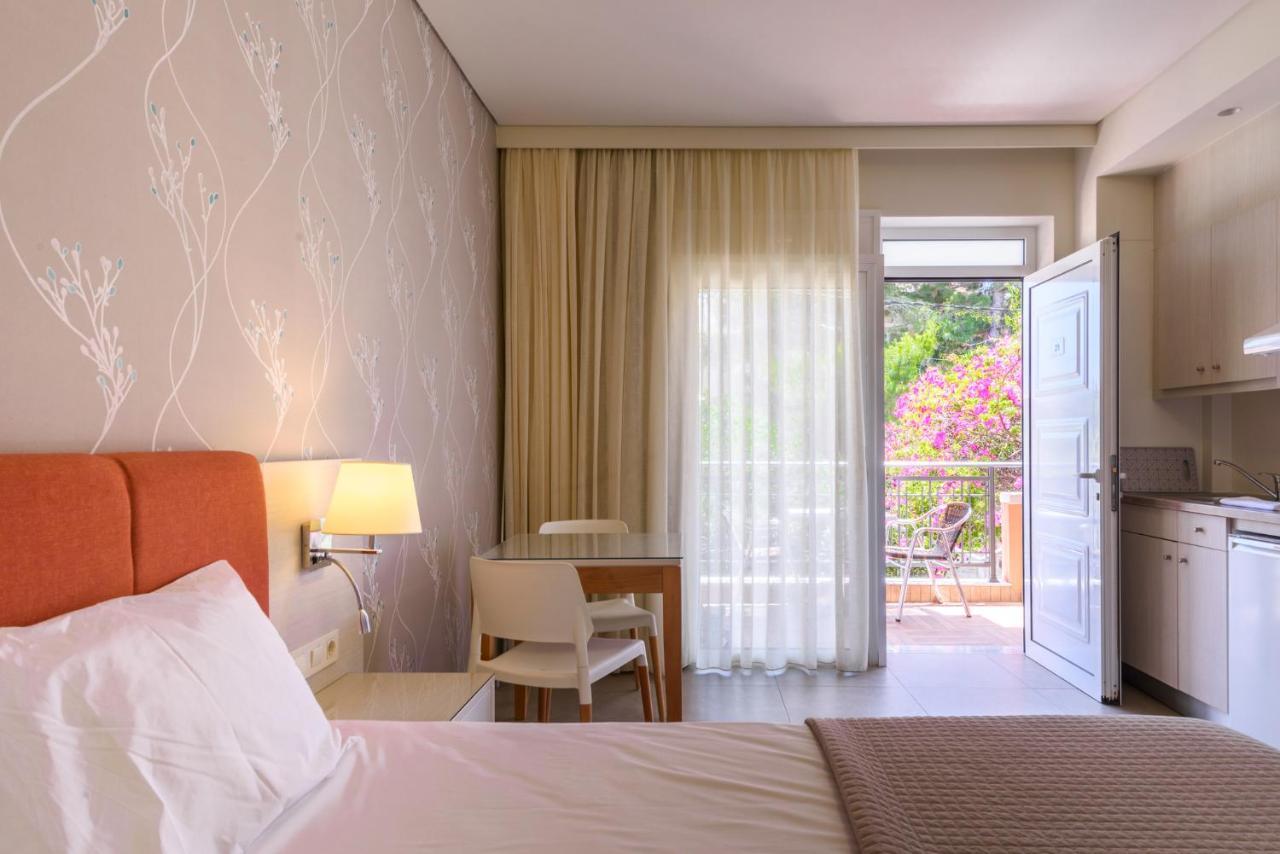 Poseidon Studios & Apartments Palaiochora Dış mekan fotoğraf
