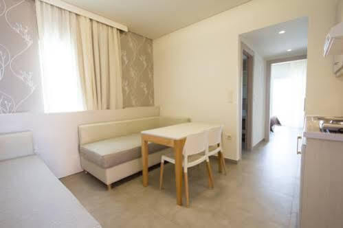 Poseidon Studios & Apartments Palaiochora Dış mekan fotoğraf